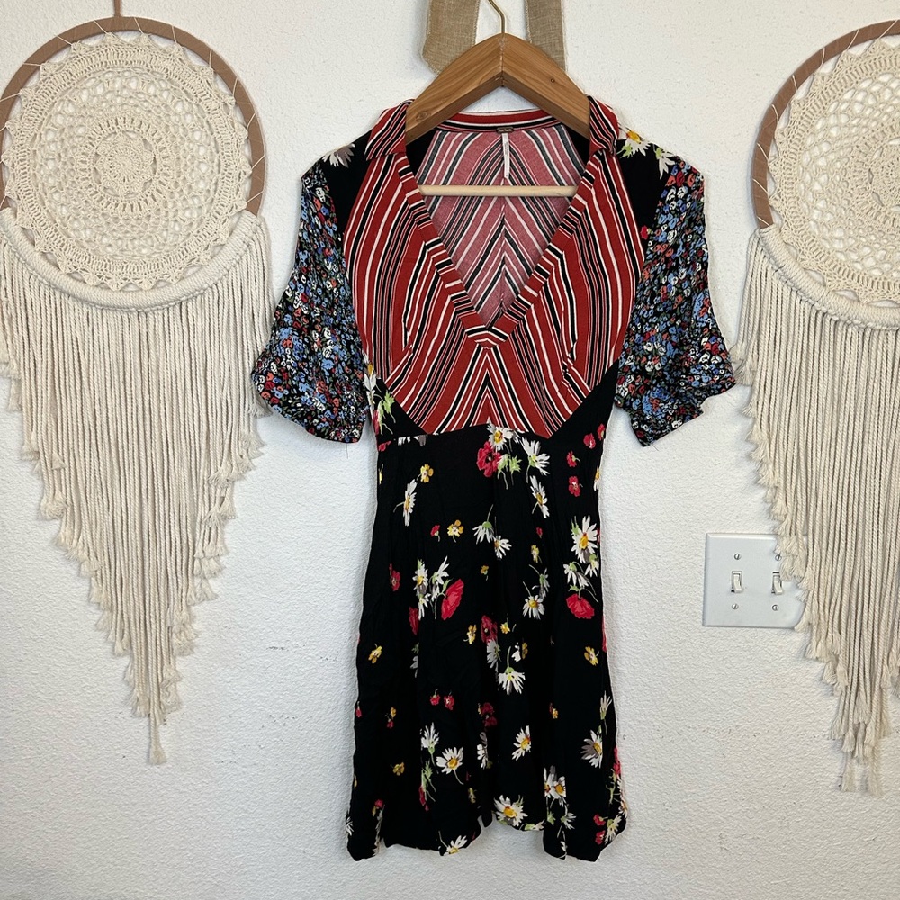 Free people multi print floral mini dress with pockets side zip size 4